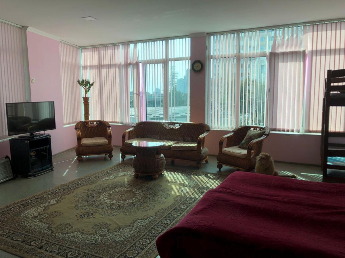 Citrus Guest House Ереван Екстериор снимка