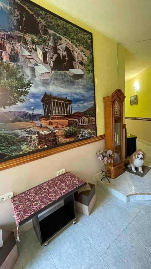 Citrus Guest House Ереван Екстериор снимка