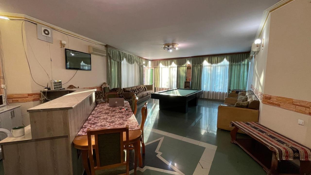 Citrus Guest House Ереван Екстериор снимка