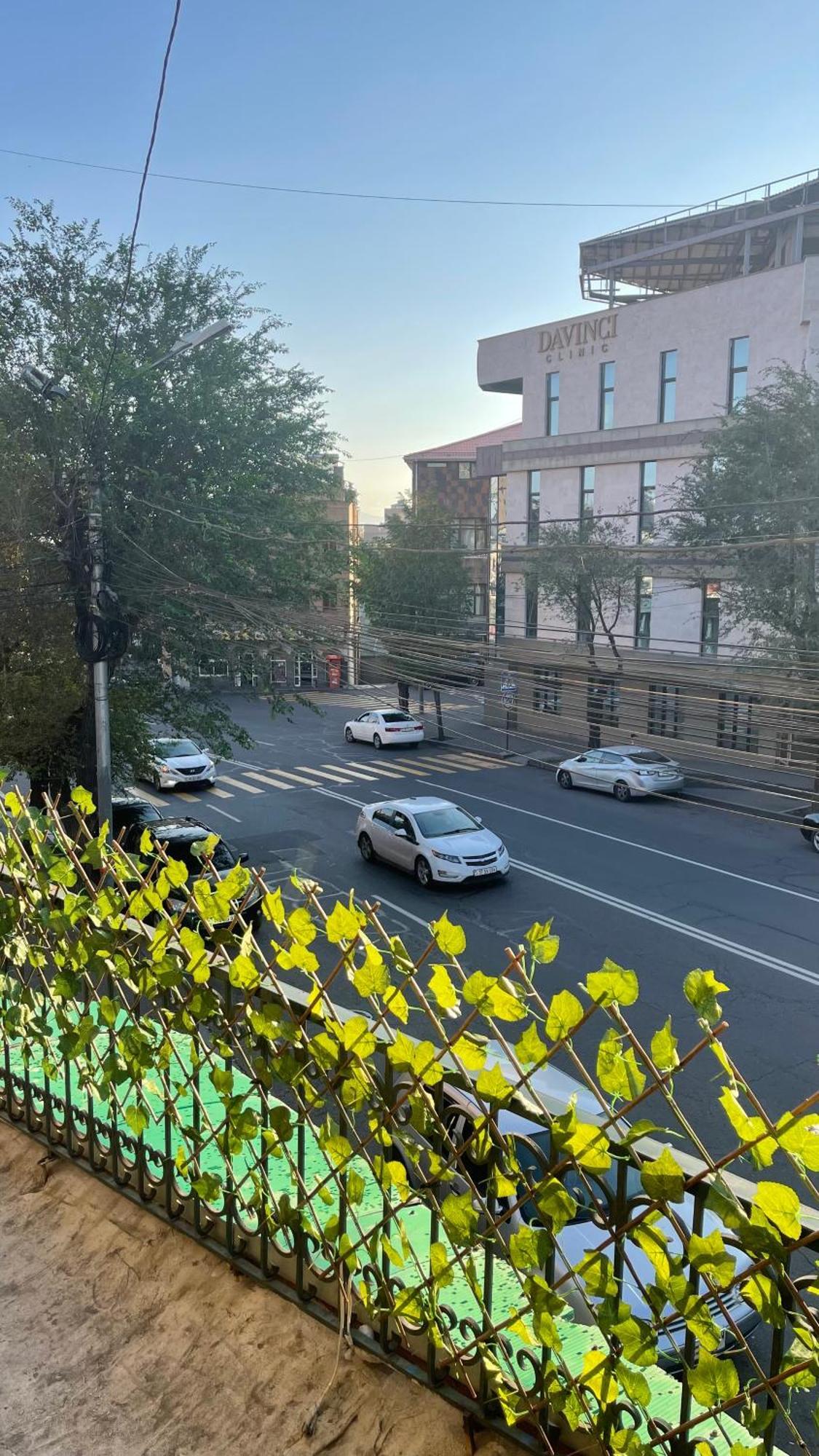 Citrus Guest House Ереван Екстериор снимка