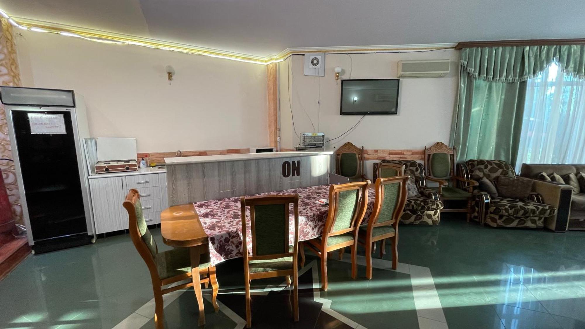 Citrus Guest House Ереван Екстериор снимка