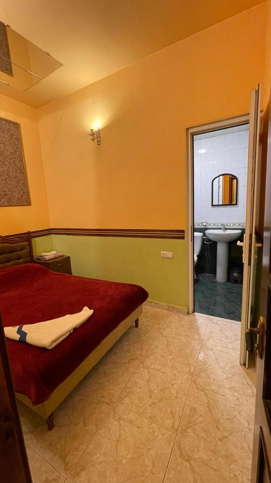 Citrus Guest House Ереван Екстериор снимка