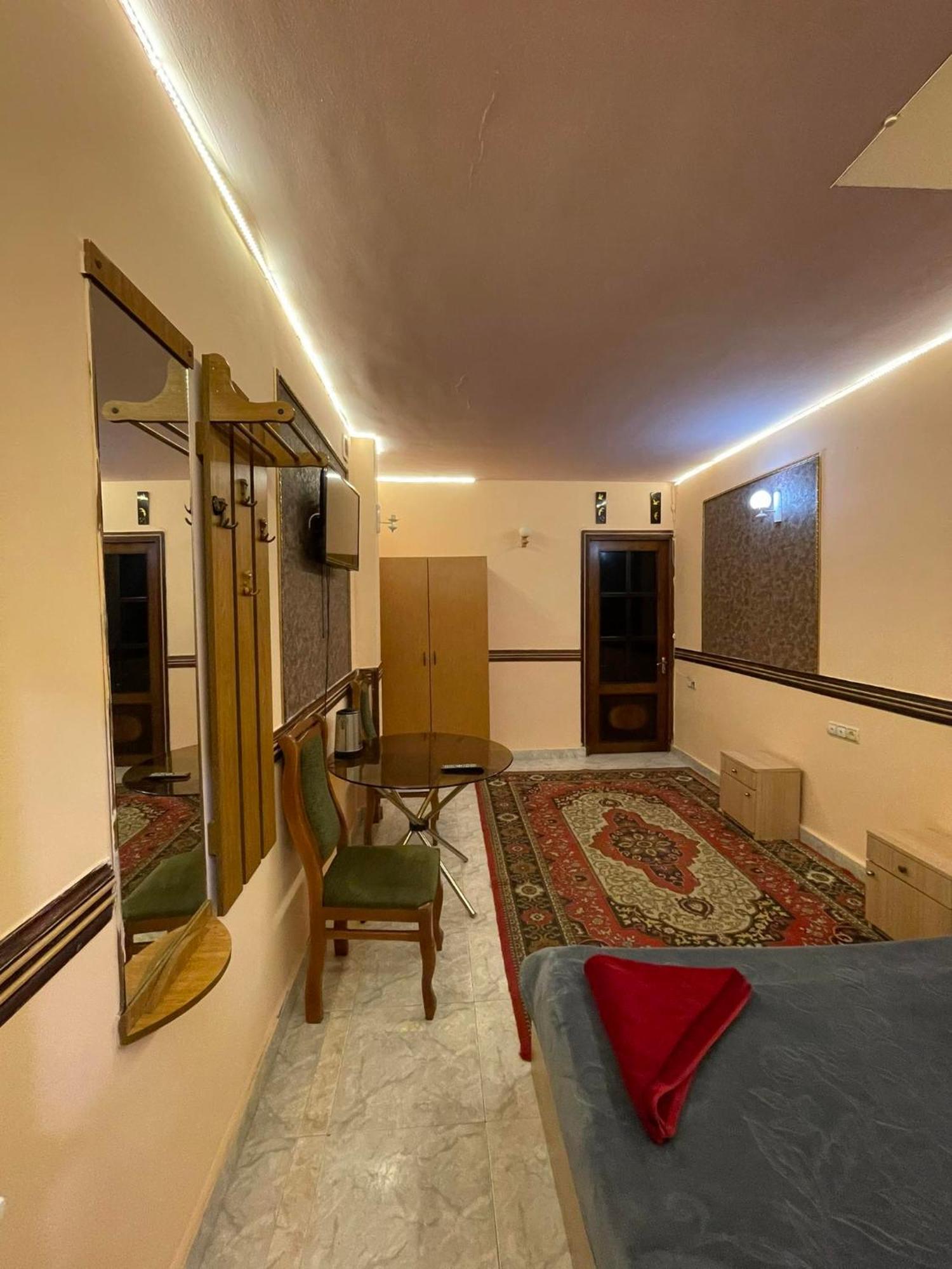 Citrus Guest House Ереван Екстериор снимка