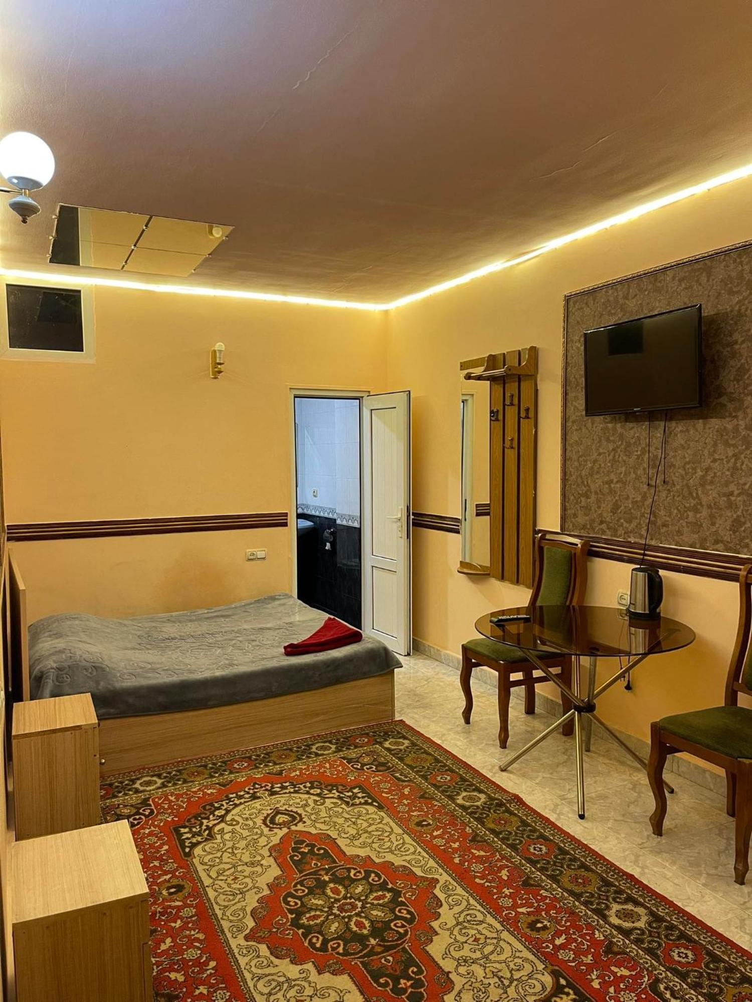 Citrus Guest House Ереван Екстериор снимка