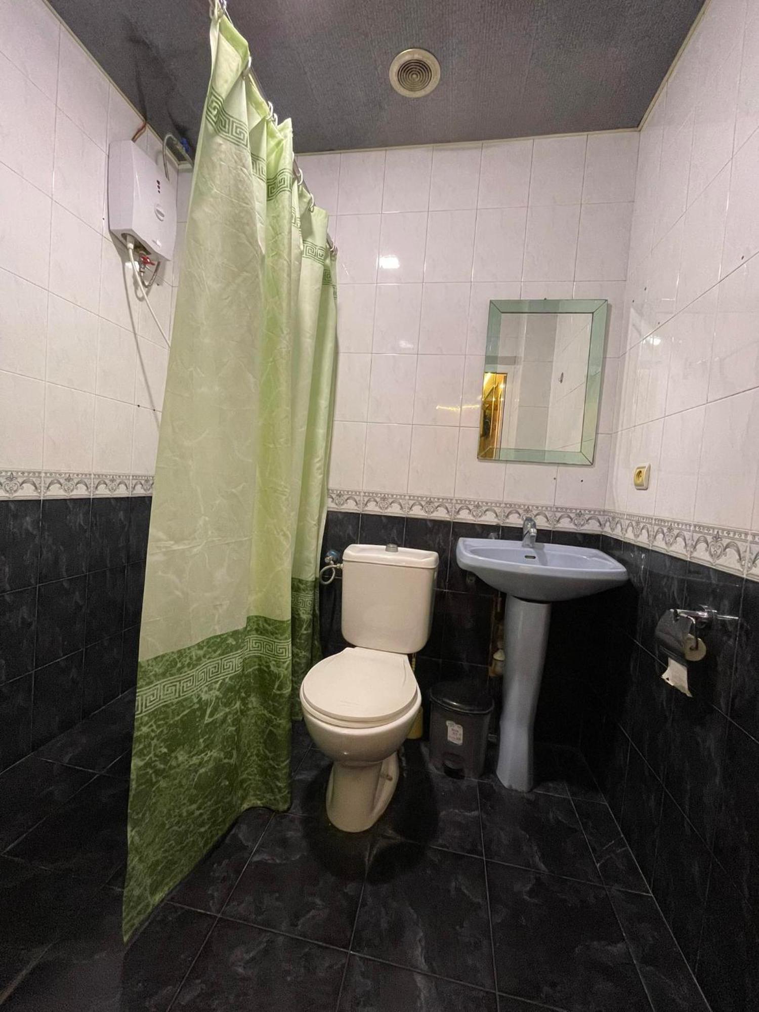 Citrus Guest House Ереван Екстериор снимка